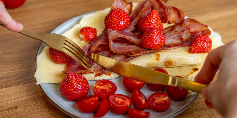 Belege Deine Pfannkuchen Mit Sirup, Frischem Obst Oder Als Beilage Mit Knusprigem Speck Und Genieße Deinen Sonntagmorgen!