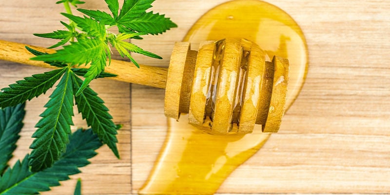 Mit Cannabis Angereicherte Honigbutter