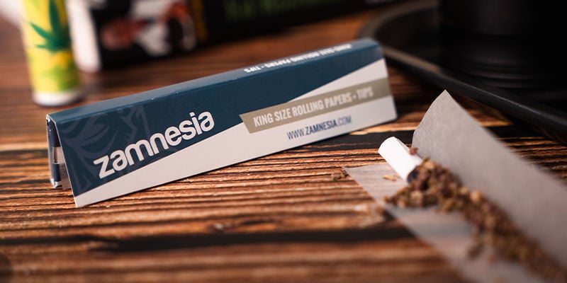 How To Select The Right Type & Size of Rolling Paper - Zamnesia Blog