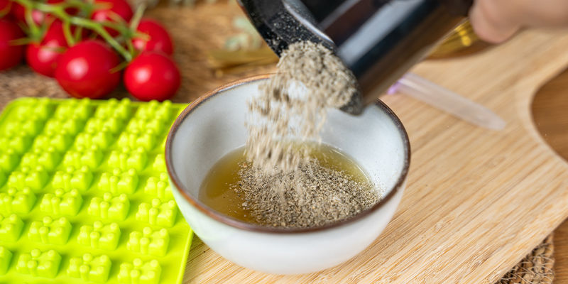 Mix The Mushroom Powder With Lemon Juice In A Bowl